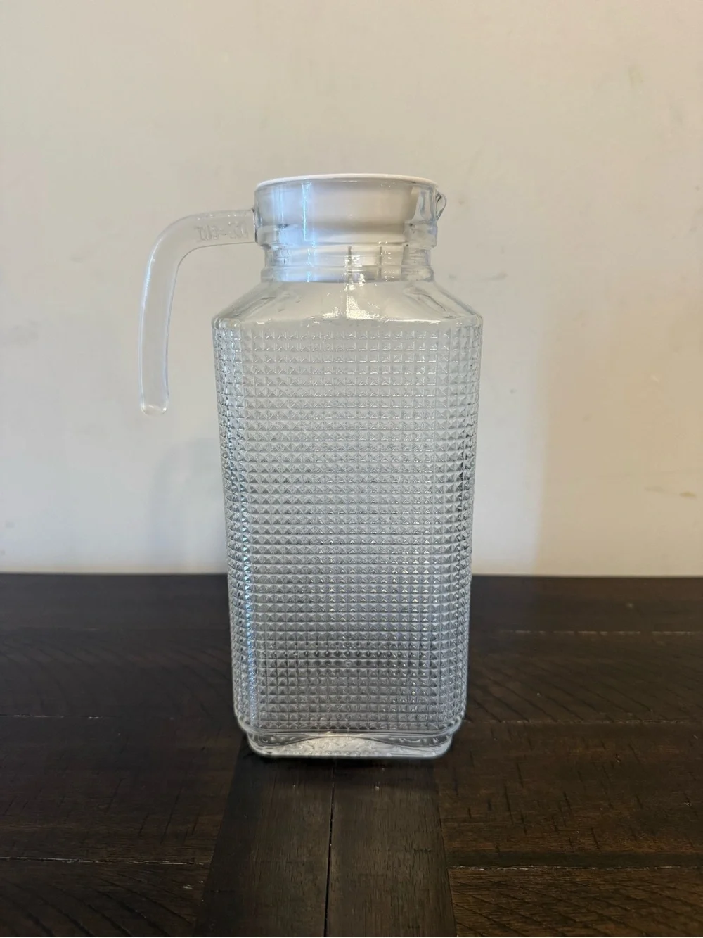 Croton Vintage Textured Glass With White Lid 50oz Beverage Pitcher Canister. Pre